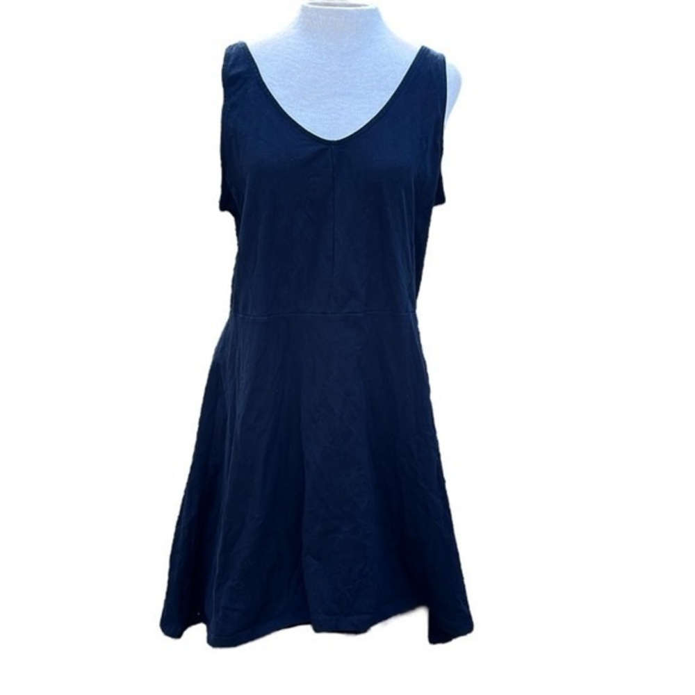 Old Navy Black mid length dress, v neck and sleeveless, women’s size XL